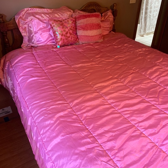 Bedding - Picture 3 of 7